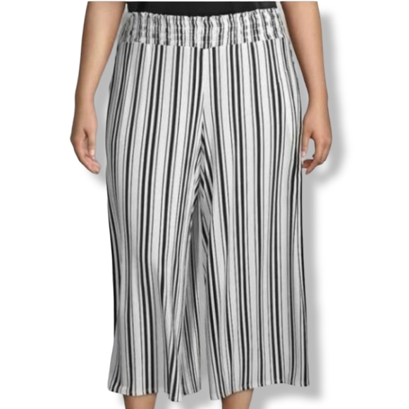 NWT Lane Bryant Pull On Crop Pants